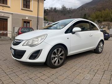 Opel corsa 2012