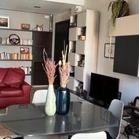 Tavolo da pranzo allungabile con sedie abbinate