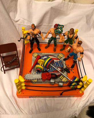 Wrestling gioco con action figures e attrezzi