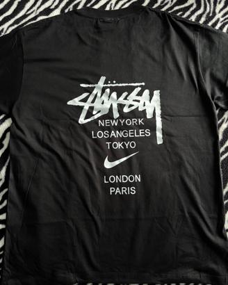 Maglietta nera stussy