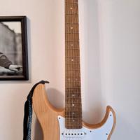 Chitarra elettrica Yamaha + Ampli Marsh + Effetti