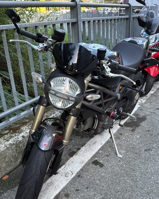 Ducati monster 1100 evo