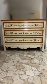 Cassettone fiorentino in finitura artigianale