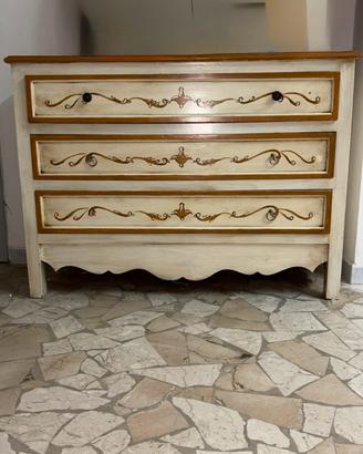Cassettone fiorentino in finitura artigianale
