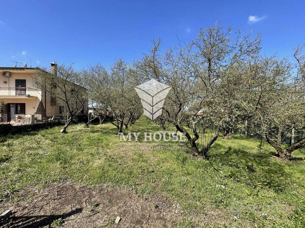 Terreno di 10050 m² a Palestrina - Altro