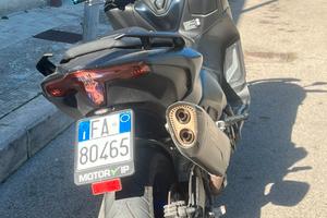 T Max 560 akrapovic