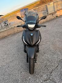 Piaggio Beverly 400 Deep Black