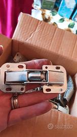 Cerniere per ante armadi