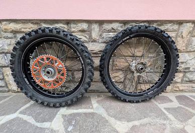 Cerchi KTM 125 gomme mousse corona 51 denti