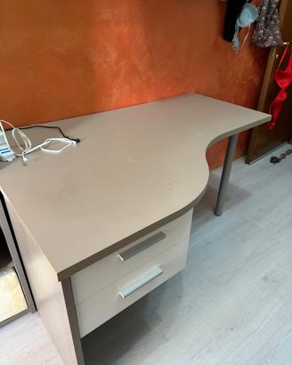 Scrivania più poltrona ufficio