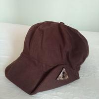Cappello Marrone, 50% lino, 50% cotone.