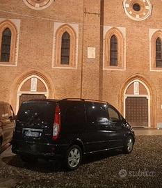 VAN MERCEDES NERO 8 posti