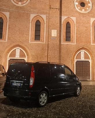 VAN MERCEDES NERO 8 posti