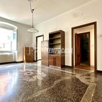 QUADRILOCALE ZONA CENTRALISSIMA COMODO AI SERVIZI