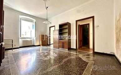 QUADRILOCALE ZONA CENTRALISSIMA COMODO AI SERVIZI