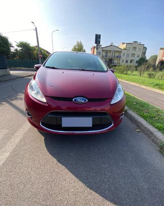 FORD FIESTA 1.2 - TITANIUM - NEOPATENTATI