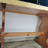 Tavolo rustico in legno di pino
