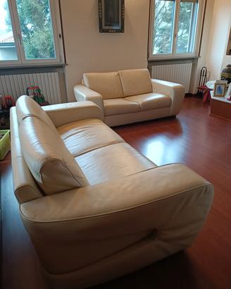 DIVANI IN PELLE