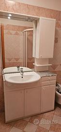 Mobile bagno completo di lavandino e rubinetto