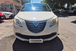 Lancia Ypsilon 1.2 69 CV Unyca
