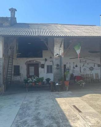 Rustico / Casale di 190 m² con più di 5 locali a C