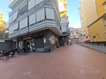 NEGOZIO A CASTELLAMMARE DI STABIA