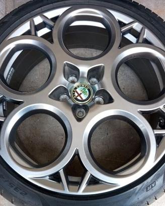 Cerchi in lega 20" Alfa TONALE con pneumatici