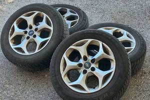 Set cerchi in lega 5 fori con gomme invernali