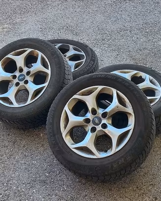 Set cerchi in lega 5 fori con gomme invernali