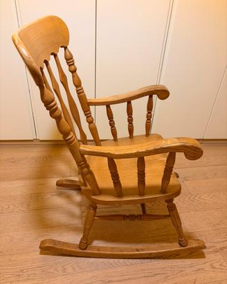 Sedia a dondolo in legno