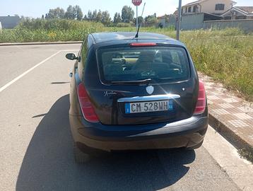 lancia ypsilon 1.2 alimentazione benzia