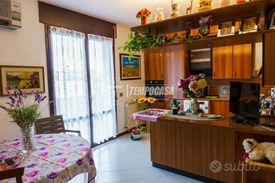 BILOCALE CON ASCENSORE GARAGE E CANTINA LOCATO