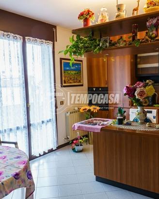 BILOCALE CON ASCENSORE GARAGE E CANTINA LOCATO