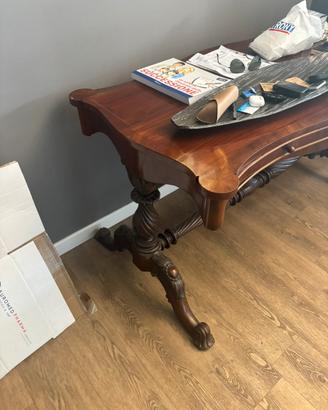 Scrivania antica in legno intarsiato