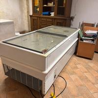 Frigorifero a pozzo per attività