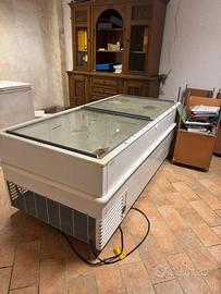 Frigorifero a pozzo per attività