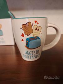 tazza cappuccino della mccafè con cucchiaino