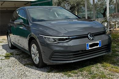 Volkswagen Golf 8 2.0 TDI DSG Life - Km originali
