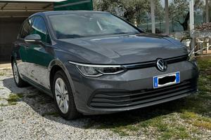 Volkswagen Golf 8 2.0 TDI DSG Life - Km originali