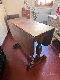 Tavolo antico a bandelle in legno massello