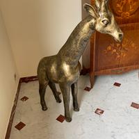 Scultura in resina verniciata