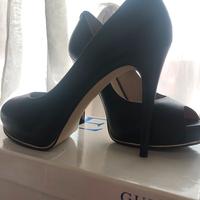 Décolleté nere spuntate pelle Guess