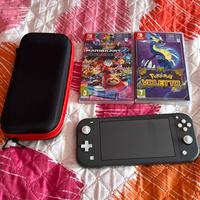 Nintendo switch con fodera e relativi giochi