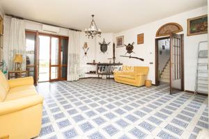 VILLA SINGOLA IN CAMPORICCO!! LIBERA SUBUITA!!