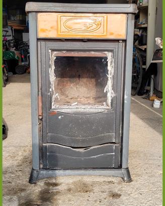 Stufa Rossella struttura interamente in ghisa