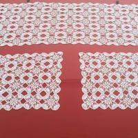 Tris di centri ad uncinetto