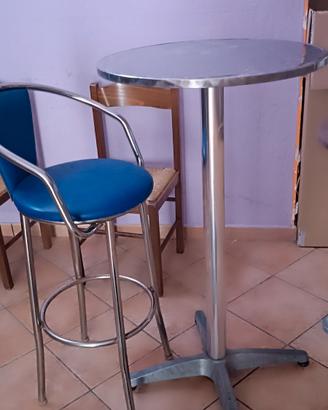 tavolo alto con sgabello 