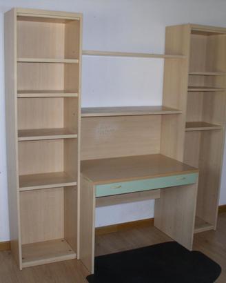 Scrivania per ragazzi con libreria
