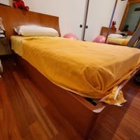 Letto in legno di ciliegio massello