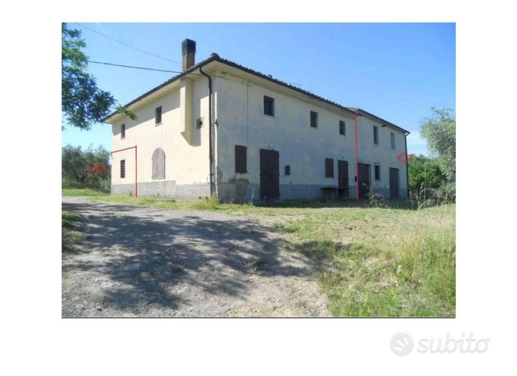 Immobile in asta di 265 m² con più di 5 locali a C - Vista 2